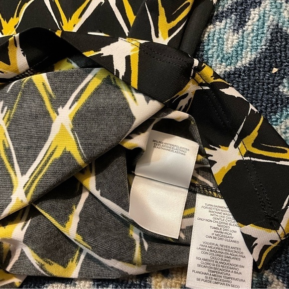 Evan picone black yellow white blouse size small - Picture 7 of 7
